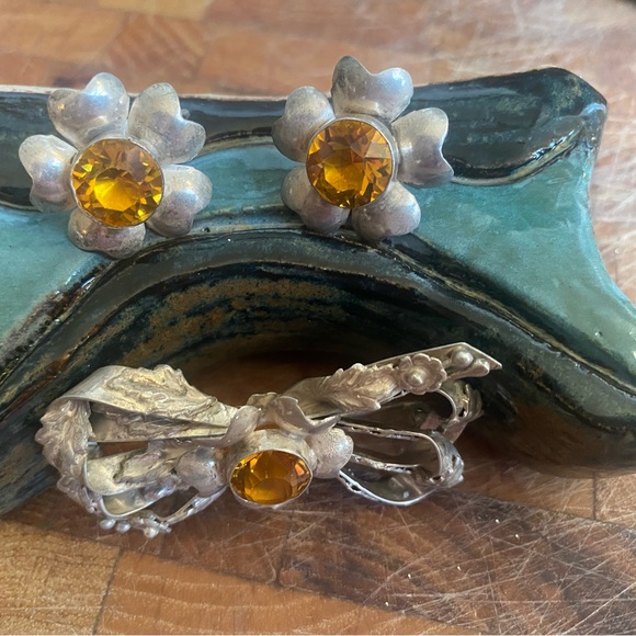 Vintage Sterling Silver and Citrine Flower Brooch and Earrings Set - Picture 2 of 4